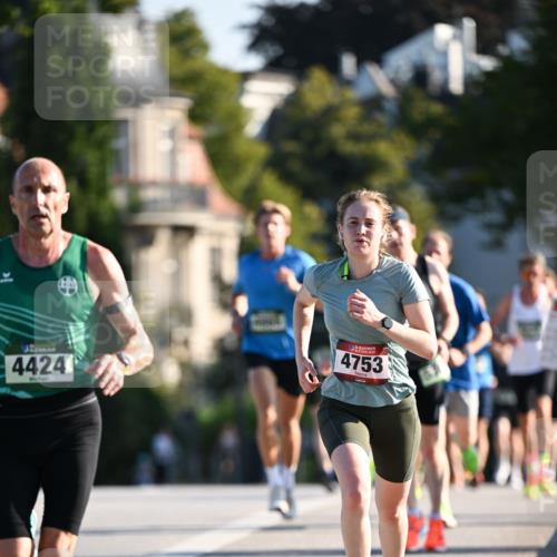 01.09.2024 - BARMER Alsterlauf Dr. Thomas Lammeyer http://msf.ph/oto/6892020 01.09.2024 09:23:33 Laufen 4424, 4753 meine-sportfotos.de