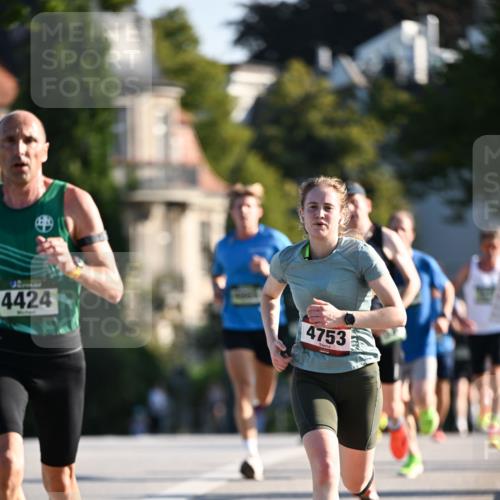 01.09.2024 - BARMER Alsterlauf Dr. Thomas Lammeyer http://msf.ph/oto/6892021 01.09.2024 09:23:33 Laufen 4424, 4753 meine-sportfotos.de