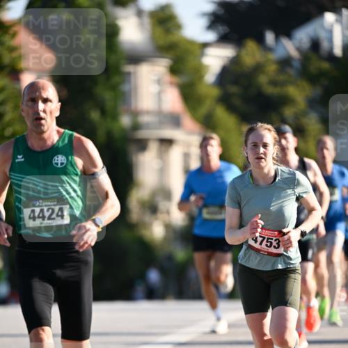 01.09.2024 - BARMER Alsterlauf Dr. Thomas Lammeyer http://msf.ph/oto/6892022 01.09.2024 09:23:33 Laufen 4424, 4753 meine-sportfotos.de