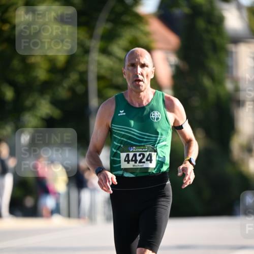 01.09.2024 - BARMER Alsterlauf Dr. Thomas Lammeyer http://msf.ph/oto/6892023 01.09.2024 09:23:34 Laufen 35, 4424 meine-sportfotos.de