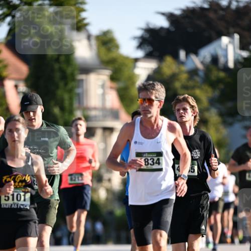 01.09.2024 - BARMER Alsterlauf Dr. Thomas Lammeyer http://msf.ph/oto/6892048 01.09.2024 09:23:39 Laufen 5101, 8213, 834, 5 meine-sportfotos.de