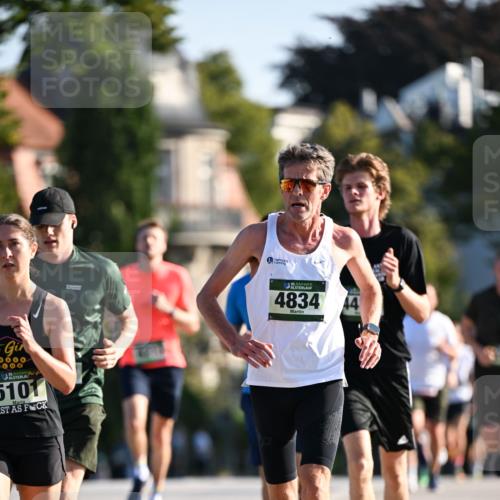 01.09.2024 - BARMER Alsterlauf Dr. Thomas Lammeyer http://msf.ph/oto/6892049 01.09.2024 09:23:39 Laufen 000, 5101, 4834, 44 meine-sportfotos.de
