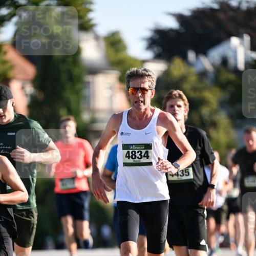 01.09.2024 - BARMER Alsterlauf Dr. Thomas Lammeyer http://msf.ph/oto/6892052 01.09.2024 09:23:39 Laufen 35, 4834, 4435 meine-sportfotos.de