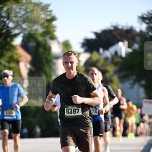 01.09.2024 - BARMER Alsterlauf Dr. Thomas Lammeyer http://msf.ph/oto/6892071 01.09.2024 09:23:43 Laufen 3300, 35, 8387 meine-sportfotos.de