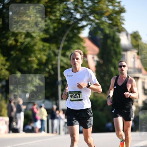 01.09.2024 - BARMER Alsterlauf Dr. Thomas Lammeyer http://msf.ph/oto/6892087 01.09.2024 09:23:47 Laufen 4857 meine-sportfotos.de