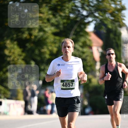 01.09.2024 - BARMER Alsterlauf Dr. Thomas Lammeyer http://msf.ph/oto/6892092 01.09.2024 09:23:48 Laufen 4857 meine-sportfotos.de