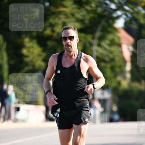 01.09.2024 - BARMER Alsterlauf Dr. Thomas Lammeyer http://msf.ph/oto/6892103 01.09.2024 09:23:50 Laufen 844 meine-sportfotos.de