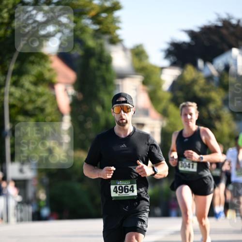 01.09.2024 - BARMER Alsterlauf Dr. Thomas Lammeyer http://msf.ph/oto/6892115 01.09.2024 09:23:52 Laufen 35, 4964, 3041 meine-sportfotos.de