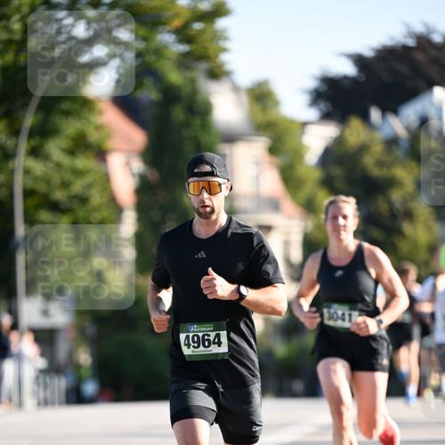 01.09.2024 - BARMER Alsterlauf Dr. Thomas Lammeyer http://msf.ph/oto/6892117 01.09.2024 09:23:52 Laufen 35, 4964, 3041 meine-sportfotos.de