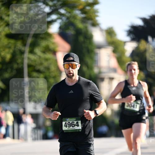 01.09.2024 - BARMER Alsterlauf Dr. Thomas Lammeyer http://msf.ph/oto/6892119 01.09.2024 09:23:53 Laufen 35, 4964, 3041 meine-sportfotos.de