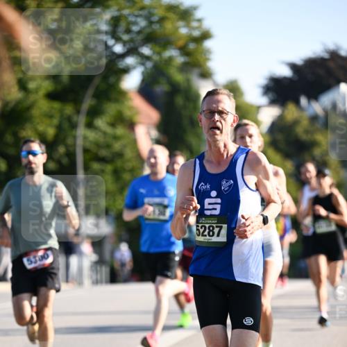 01.09.2024 - BARMER Alsterlauf Dr. Thomas Lammeyer http://msf.ph/oto/6892208 01.09.2024 09:24:07 Laufen 5300, 135, 5287, 1921 meine-sportfotos.de