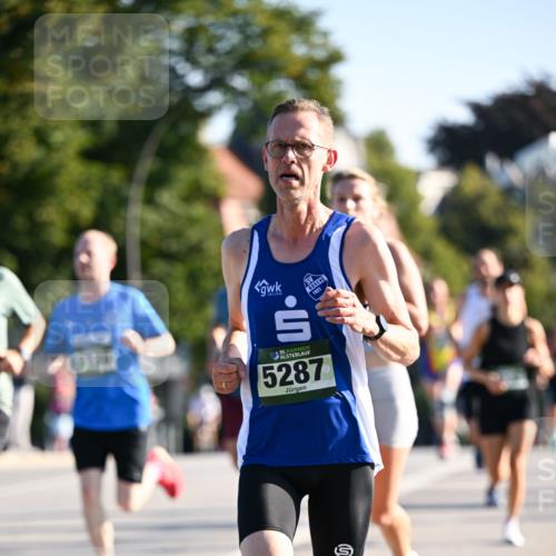 01.09.2024 - BARMER Alsterlauf Dr. Thomas Lammeyer http://msf.ph/oto/6892212 01.09.2024 09:24:08 Laufen 5287, 1921 meine-sportfotos.de