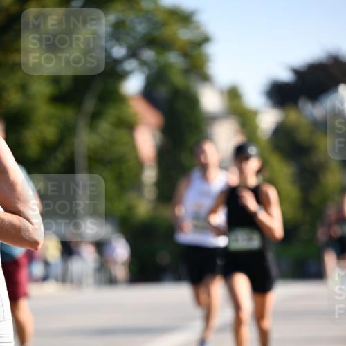 01.09.2024 - BARMER Alsterlauf Dr. Thomas Lammeyer http://msf.ph/oto/6892219 01.09.2024 09:24:09 Laufen  meine-sportfotos.de