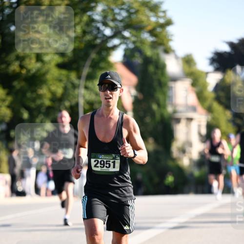 01.09.2024 - BARMER Alsterlauf Dr. Thomas Lammeyer http://msf.ph/oto/6892249 01.09.2024 09:24:14 Laufen 35, 2951 meine-sportfotos.de
