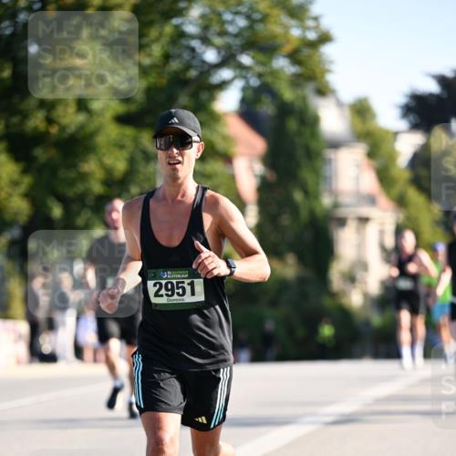 01.09.2024 - BARMER Alsterlauf Dr. Thomas Lammeyer http://msf.ph/oto/6892251 01.09.2024 09:24:14 Laufen 35, 2951 meine-sportfotos.de