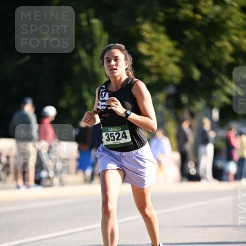 01.09.2024 - BARMER Alsterlauf Dr. Thomas Lammeyer http://msf.ph/oto/6892296 01.09.2024 09:24:23 Laufen 3524 meine-sportfotos.de