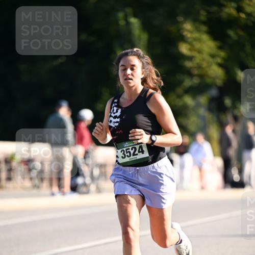 01.09.2024 - BARMER Alsterlauf Dr. Thomas Lammeyer http://msf.ph/oto/6892297 01.09.2024 09:24:23 Laufen 3524 meine-sportfotos.de