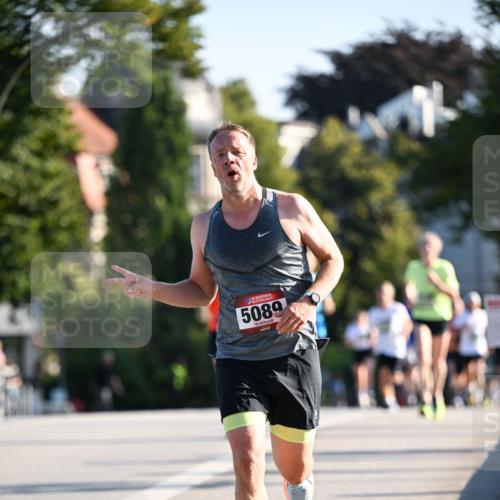 01.09.2024 - BARMER Alsterlauf Dr. Thomas Lammeyer http://msf.ph/oto/6892302 01.09.2024 09:24:25 Laufen 5089 meine-sportfotos.de