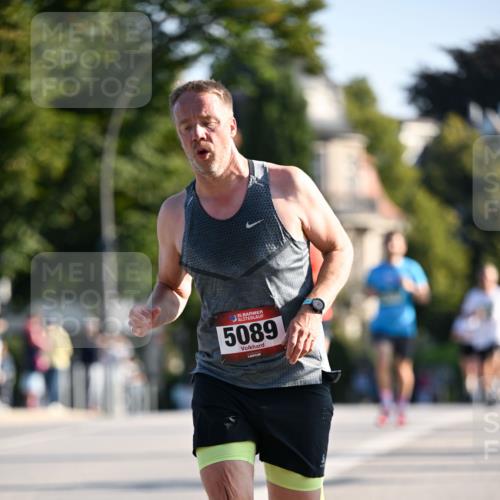 01.09.2024 - BARMER Alsterlauf Dr. Thomas Lammeyer http://msf.ph/oto/6892309 01.09.2024 09:24:25 Laufen 35, 5089 meine-sportfotos.de