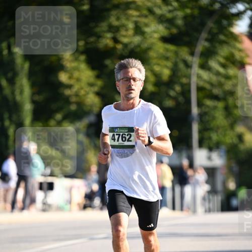 01.09.2024 - BARMER Alsterlauf Dr. Thomas Lammeyer http://msf.ph/oto/6892341 01.09.2024 09:24:32 Laufen 4762 meine-sportfotos.de