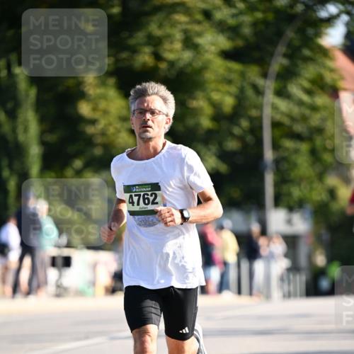 01.09.2024 - BARMER Alsterlauf Dr. Thomas Lammeyer http://msf.ph/oto/6892342 01.09.2024 09:24:32 Laufen 4762 meine-sportfotos.de