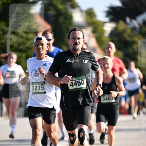 01.09.2024 - BARMER Alsterlauf Dr. Thomas Lammeyer http://msf.ph/oto/6892352 01.09.2024 09:24:34 Laufen 2279, 135, 4450, 3463 meine-sportfotos.de