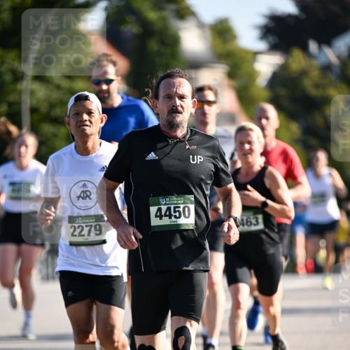 01.09.2024 - BARMER Alsterlauf Dr. Thomas Lammeyer http://msf.ph/oto/6892354 01.09.2024 09:24:34 Laufen 2279, 35, 4450, 463 meine-sportfotos.de