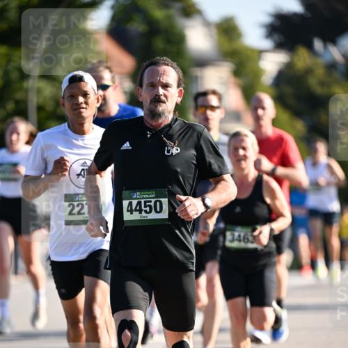 01.09.2024 - BARMER Alsterlauf Dr. Thomas Lammeyer http://msf.ph/oto/6892355 01.09.2024 09:24:34 Laufen 221, 35, 4450, 3463 meine-sportfotos.de