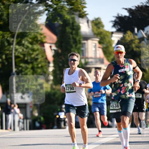 01.09.2024 - BARMER Alsterlauf Dr. Thomas Lammeyer http://msf.ph/oto/6892378 01.09.2024 09:24:38 Laufen 3790, 2492, 4538, 4538, 8236 meine-sportfotos.de