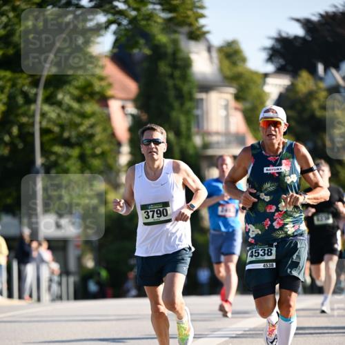 01.09.2024 - BARMER Alsterlauf Dr. Thomas Lammeyer http://msf.ph/oto/6892380 01.09.2024 09:24:38 Laufen 3790, 4538, 4538 meine-sportfotos.de