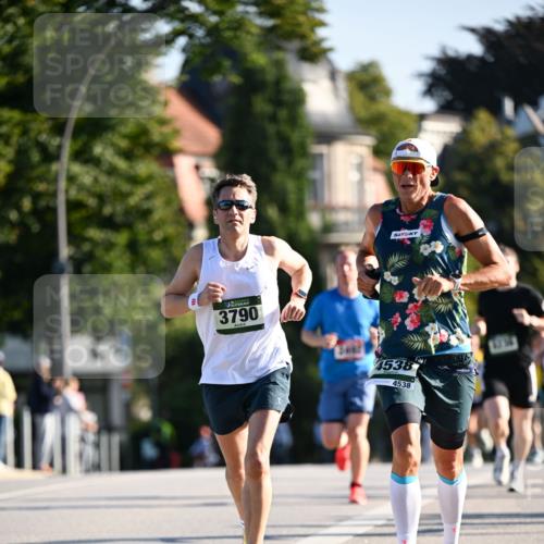 01.09.2024 - BARMER Alsterlauf Dr. Thomas Lammeyer http://msf.ph/oto/6892381 01.09.2024 09:24:38 Laufen 3790, 4538, 4538 meine-sportfotos.de
