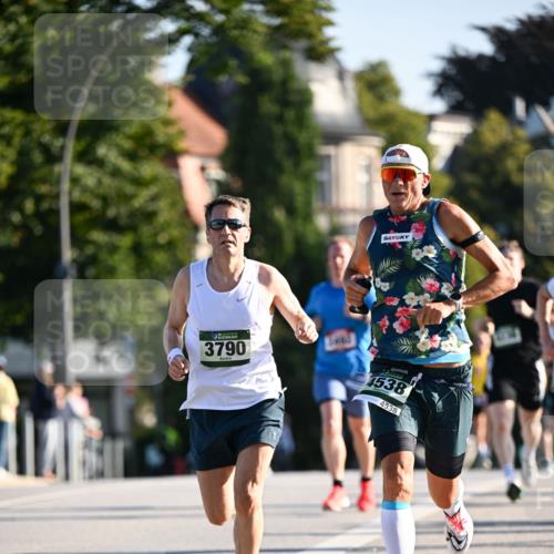 01.09.2024 - BARMER Alsterlauf Dr. Thomas Lammeyer http://msf.ph/oto/6892384 01.09.2024 09:24:39 Laufen 3790, 4538, 4538 meine-sportfotos.de
