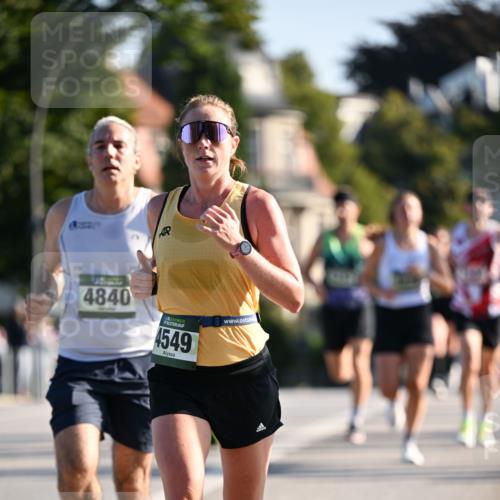 01.09.2024 - BARMER Alsterlauf Dr. Thomas Lammeyer http://msf.ph/oto/6892428 01.09.2024 09:24:46 Laufen 4840, 4549 meine-sportfotos.de