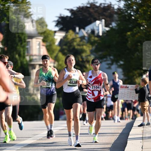 01.09.2024 - BARMER Alsterlauf Dr. Thomas Lammeyer http://msf.ph/oto/6892431 01.09.2024 09:24:46 Laufen 4828, 52, 2104, 2017 meine-sportfotos.de
