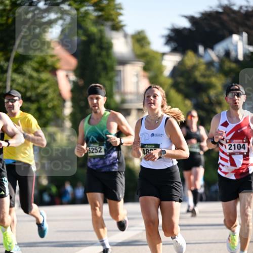01.09.2024 - BARMER Alsterlauf Dr. Thomas Lammeyer http://msf.ph/oto/6892440 01.09.2024 09:24:48 Laufen 5252, 48, 2104 meine-sportfotos.de