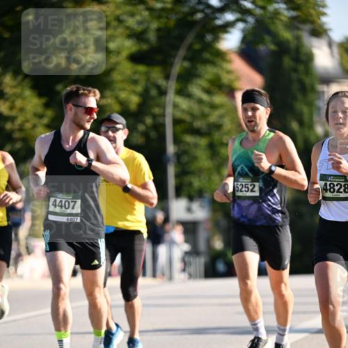 01.09.2024 - BARMER Alsterlauf Dr. Thomas Lammeyer http://msf.ph/oto/6892443 01.09.2024 09:24:48 Laufen 4407, 4407, 5252, 4828 meine-sportfotos.de