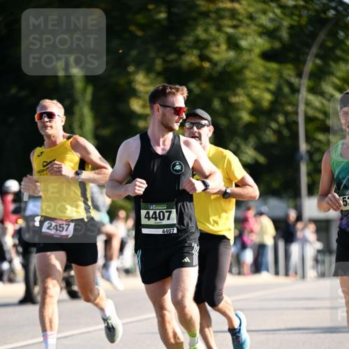 01.09.2024 - BARMER Alsterlauf Dr. Thomas Lammeyer http://msf.ph/oto/6892445 01.09.2024 09:24:48 Laufen 2457, 4407, 4407, 52 meine-sportfotos.de