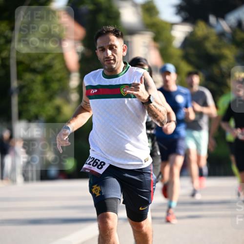 01.09.2024 - BARMER Alsterlauf Dr. Thomas Lammeyer http://msf.ph/oto/6892500 01.09.2024 09:24:58 Laufen 268 meine-sportfotos.de