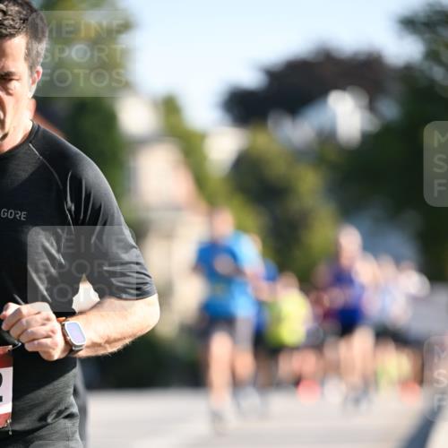 01.09.2024 - BARMER Alsterlauf Dr. Thomas Lammeyer http://msf.ph/oto/6892533 01.09.2024 09:25:03 Laufen  meine-sportfotos.de