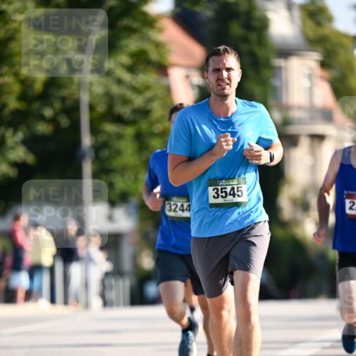 01.09.2024 - BARMER Alsterlauf Dr. Thomas Lammeyer http://msf.ph/oto/6892546 01.09.2024 09:25:06 Laufen 3244, 3545, 2 meine-sportfotos.de