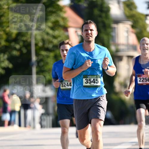 01.09.2024 - BARMER Alsterlauf Dr. Thomas Lammeyer http://msf.ph/oto/6892547 01.09.2024 09:25:06 Laufen 3244, 35, 3545, 2256 meine-sportfotos.de