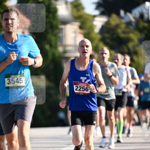 01.09.2024 - BARMER Alsterlauf Dr. Thomas Lammeyer http://msf.ph/oto/6892548 01.09.2024 09:25:06 Laufen 3545, 35, 2256 meine-sportfotos.de