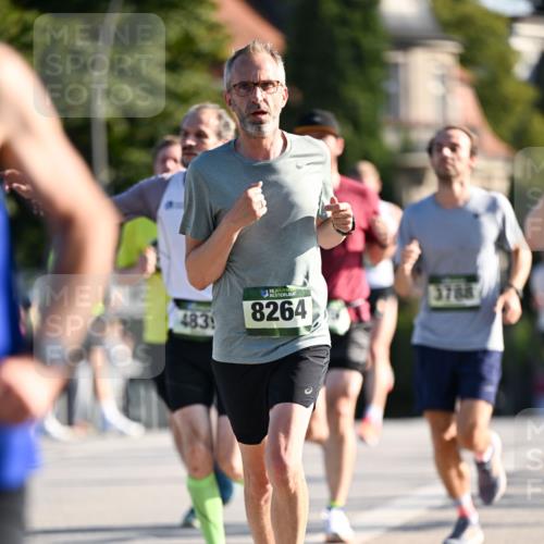 01.09.2024 - BARMER Alsterlauf Dr. Thomas Lammeyer http://msf.ph/oto/6892563 01.09.2024 09:25:09 Laufen 4831, 8264, 3788 meine-sportfotos.de