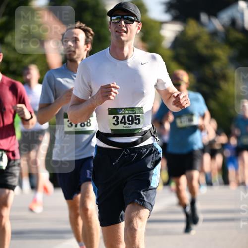 01.09.2024 - BARMER Alsterlauf Dr. Thomas Lammeyer http://msf.ph/oto/6892574 01.09.2024 09:25:10 Laufen 3708, 35, 3495 meine-sportfotos.de