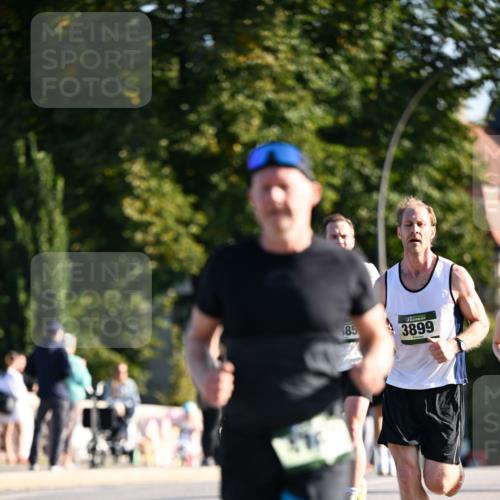01.09.2024 - BARMER Alsterlauf Dr. Thomas Lammeyer http://msf.ph/oto/6892600 01.09.2024 09:25:15 Laufen 585, 3899 meine-sportfotos.de