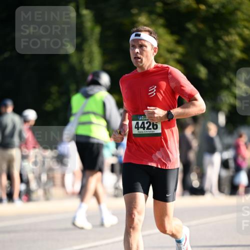01.09.2024 - BARMER Alsterlauf Dr. Thomas Lammeyer http://msf.ph/oto/6892695 01.09.2024 09:25:30 Laufen 4426 meine-sportfotos.de