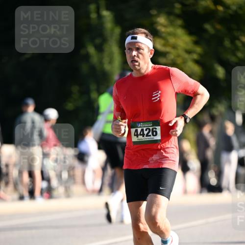 01.09.2024 - BARMER Alsterlauf Dr. Thomas Lammeyer http://msf.ph/oto/6892696 01.09.2024 09:25:30 Laufen 4426 meine-sportfotos.de