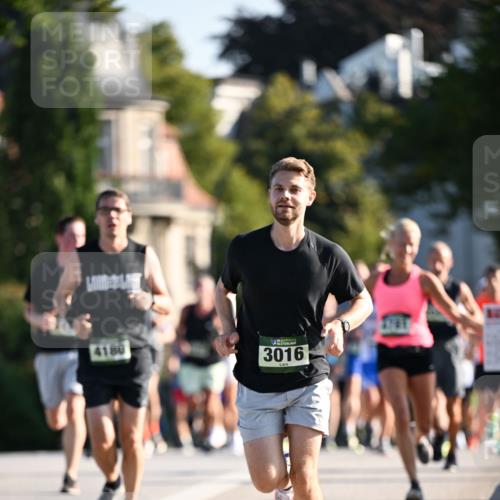 01.09.2024 - BARMER Alsterlauf Dr. Thomas Lammeyer http://msf.ph/oto/6892705 01.09.2024 09:25:33 Laufen 4180, 5, 3016 meine-sportfotos.de