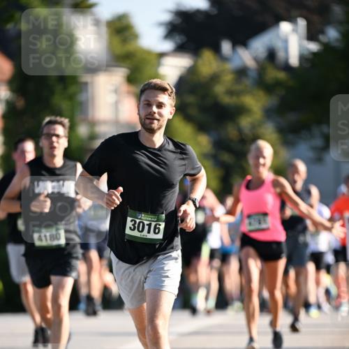01.09.2024 - BARMER Alsterlauf Dr. Thomas Lammeyer http://msf.ph/oto/6892709 01.09.2024 09:25:33 Laufen 4180, 135, 3016 meine-sportfotos.de