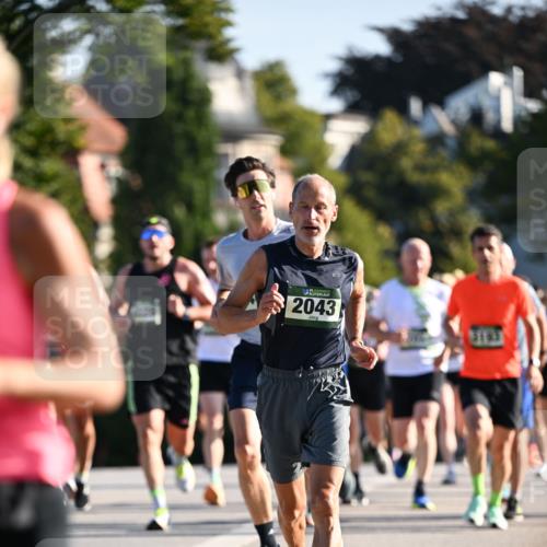 01.09.2024 - BARMER Alsterlauf Dr. Thomas Lammeyer http://msf.ph/oto/6892736 01.09.2024 09:25:37 Laufen 2043 meine-sportfotos.de
